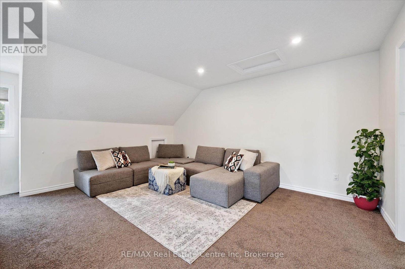 B - 68 York Road, Guelph, Ontario  N1E 3E6 - Photo 22 - X12333921