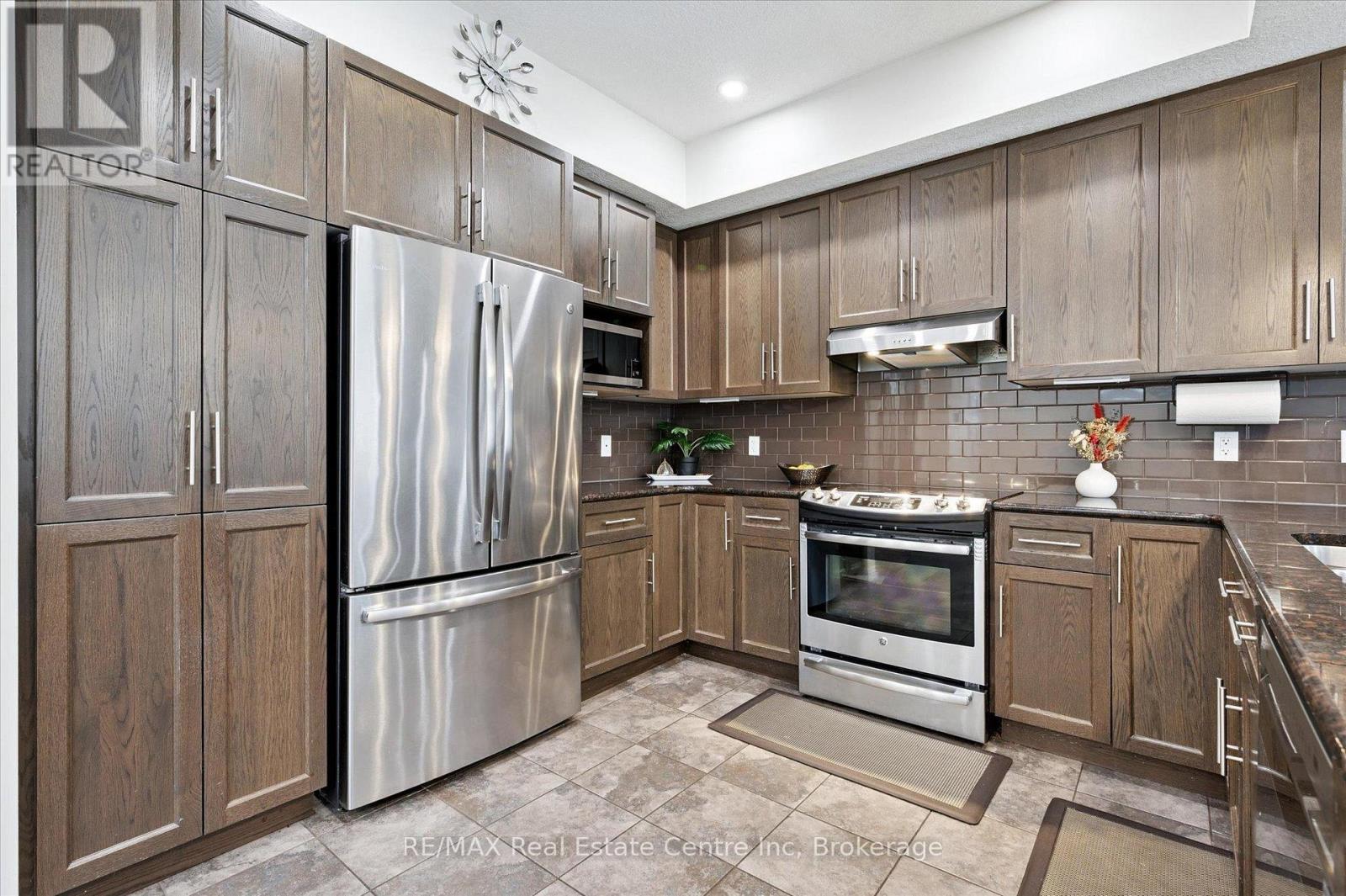 B - 68 York Road, Guelph, Ontario  N1E 3E6 - Photo 3 - X12333921