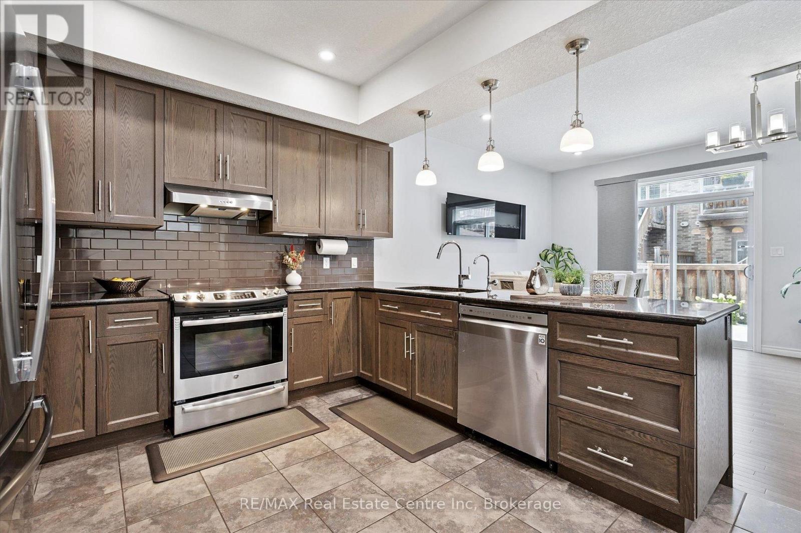 B - 68 York Road, Guelph, Ontario  N1E 3E6 - Photo 4 - X12333921