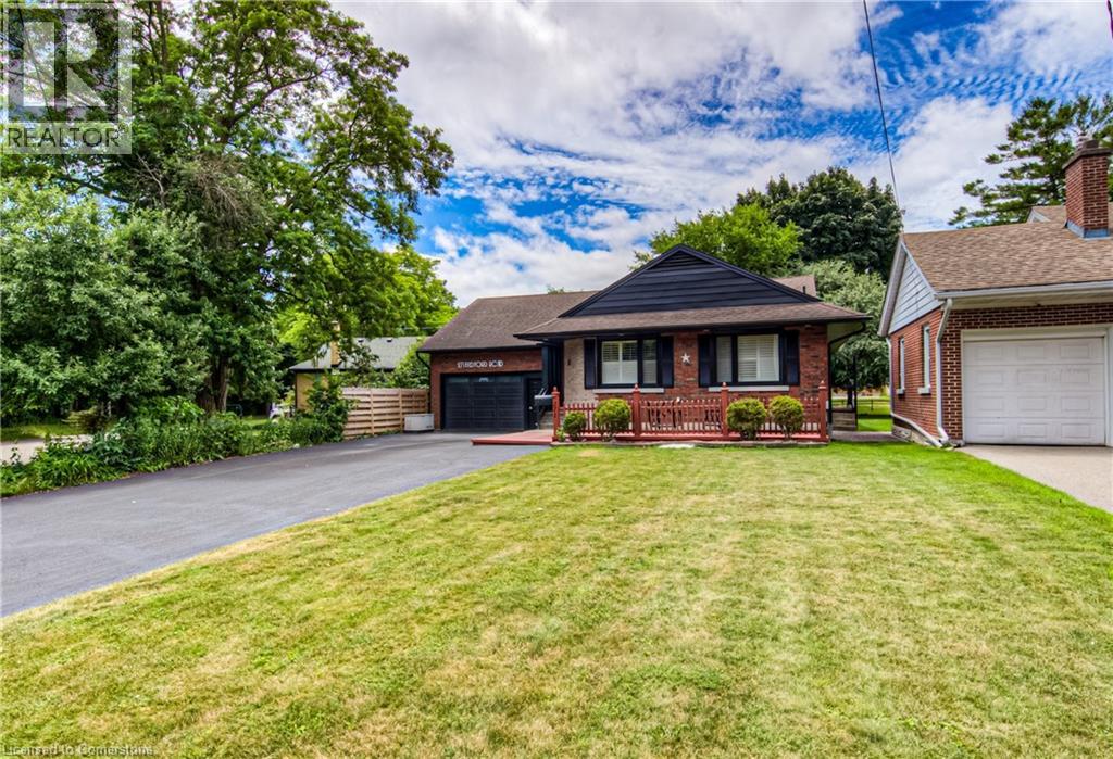 271 Bedford Road, Kitchener, Ontario  N2G 3A7 - Photo 2 - 40758442