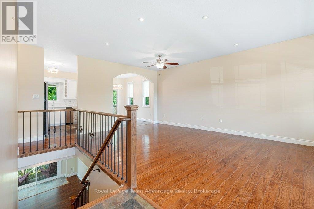 9 Avery Court, Parry Sound, Ontario  P2A 3C4 - Photo 7 - X12334006
