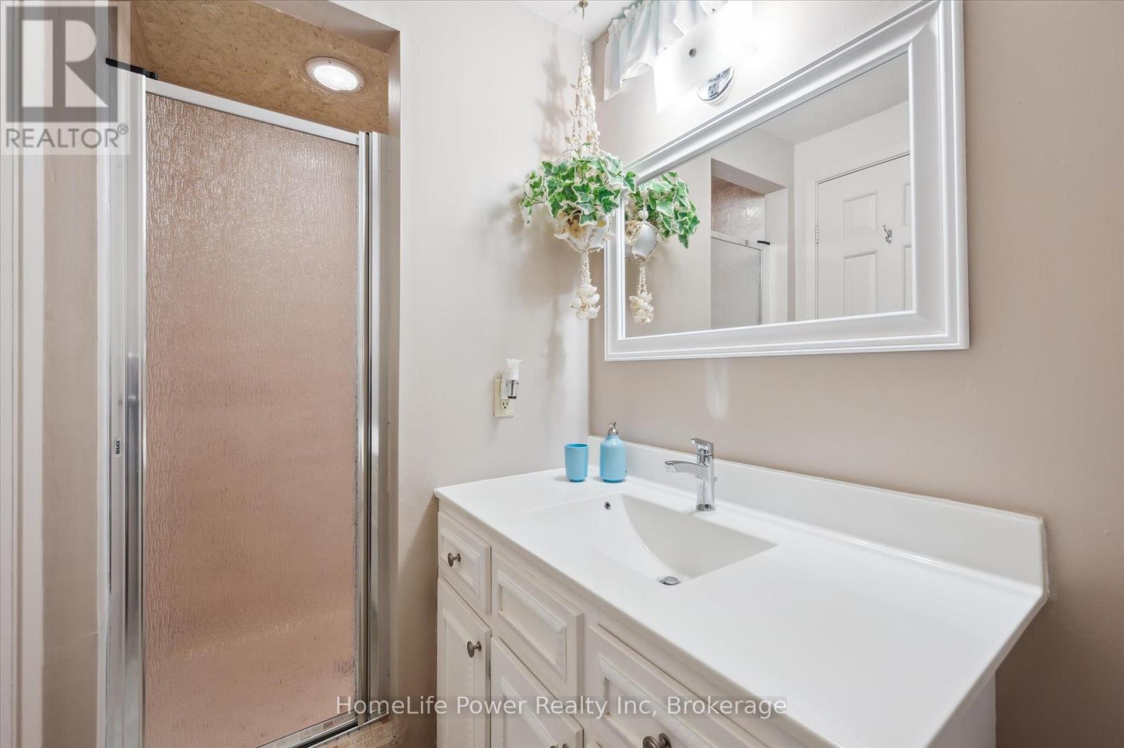 36 Sanderson Drive, Guelph, Ontario  N1H 7B8 - Photo 27 - X12334391