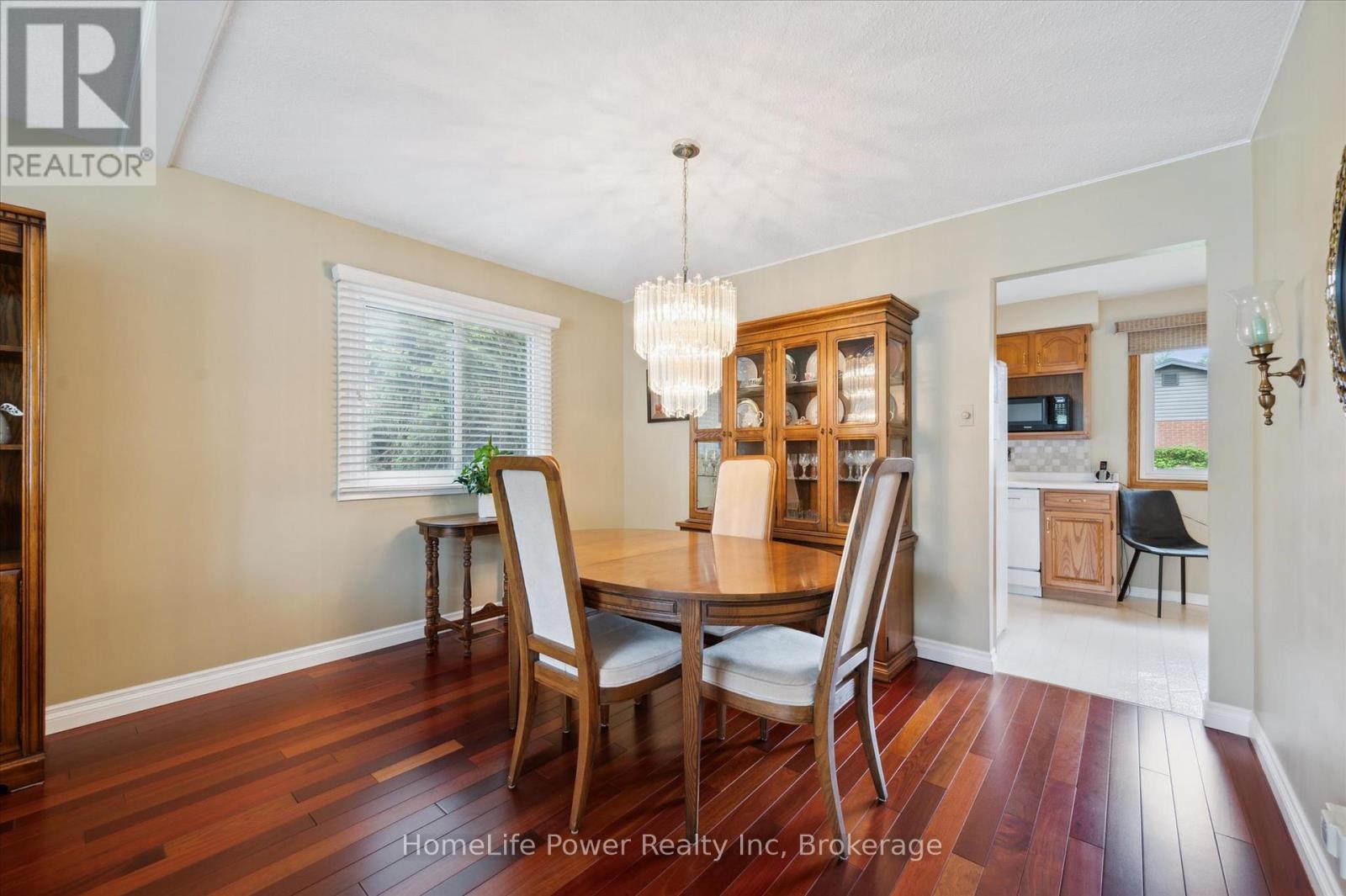 36 Sanderson Drive, Guelph, Ontario  N1H 7B8 - Photo 7 - X12334391