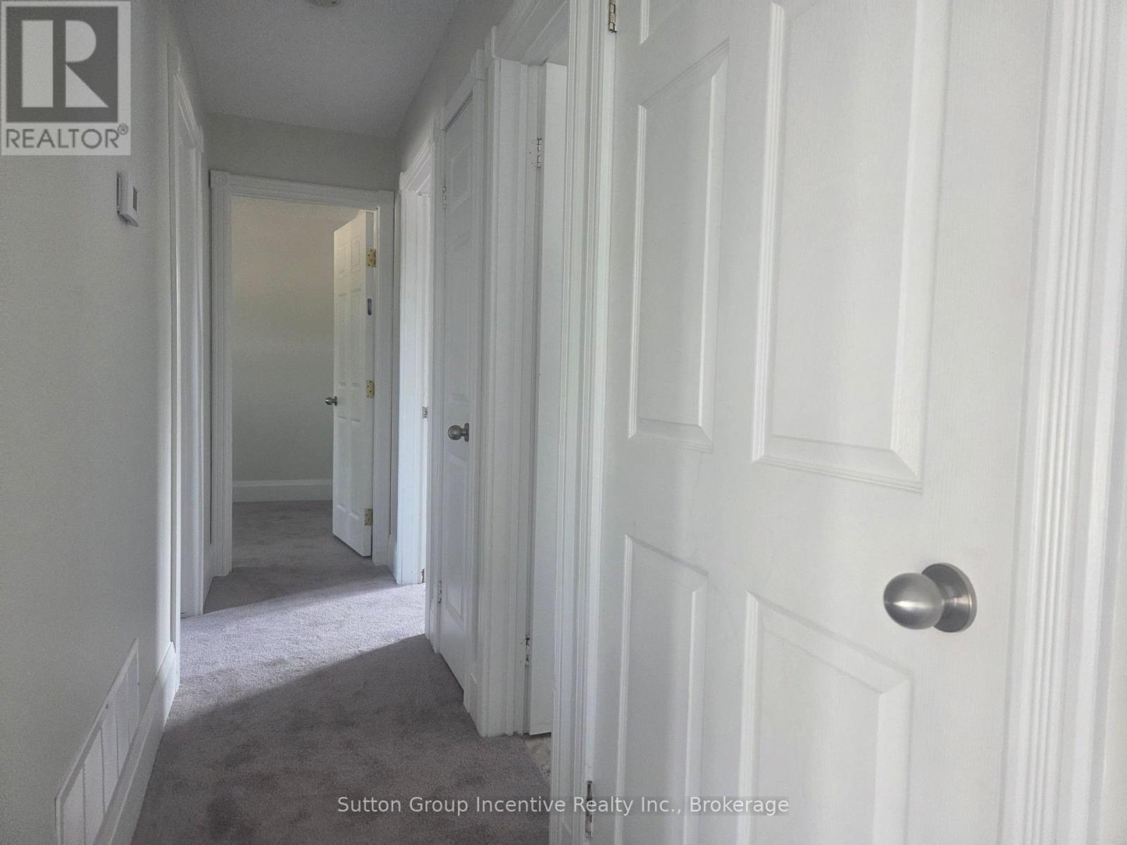 424 Raymond Avenue, Orillia, Ontario  L3V 6X4 - Photo 10 - S12334412
