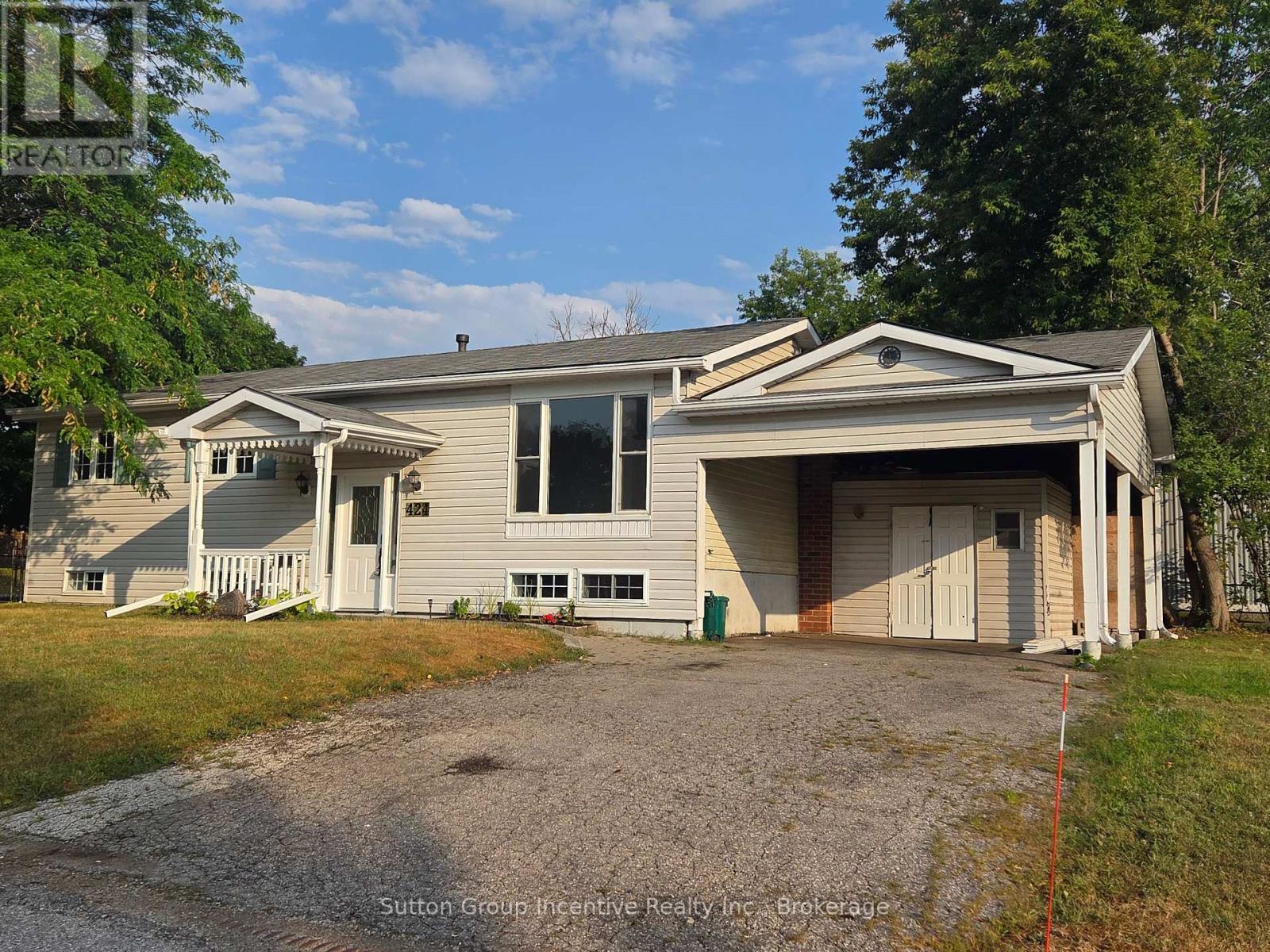 424 Raymond Avenue, Orillia, Ontario  L3V 6X4 - Photo 2 - S12334412