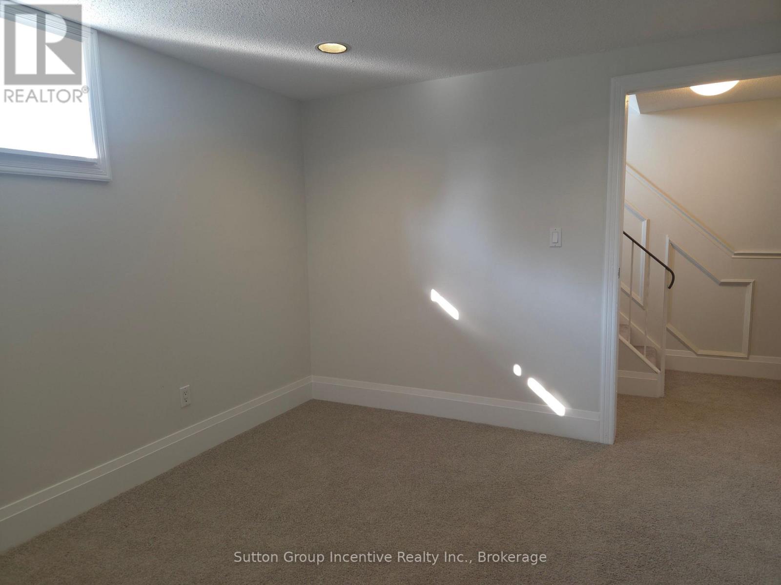 424 Raymond Avenue, Orillia, Ontario  L3V 6X4 - Photo 25 - S12334412
