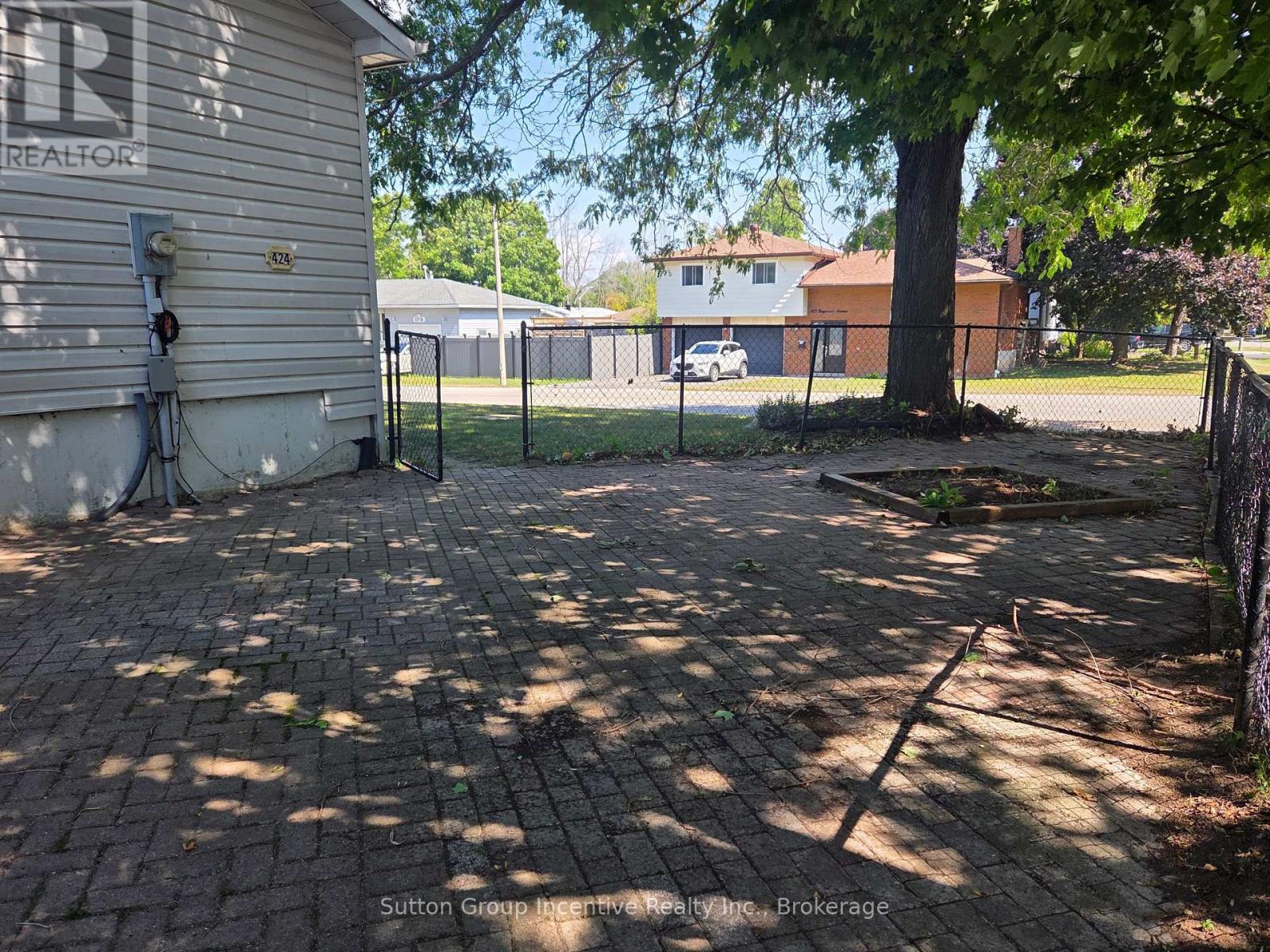 424 Raymond Avenue, Orillia, Ontario  L3V 6X4 - Photo 4 - S12334412