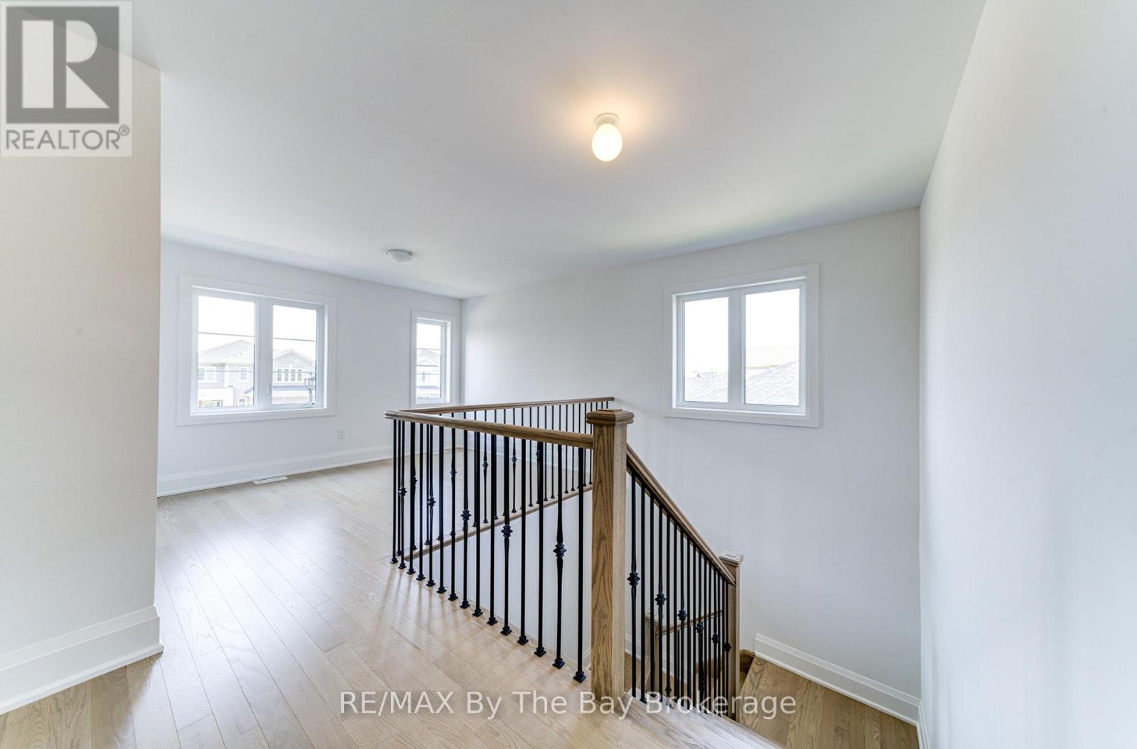 13 Emerald Street, Wasaga Beach, Ontario  L9Z 2N5 - Photo 25 - S12335119