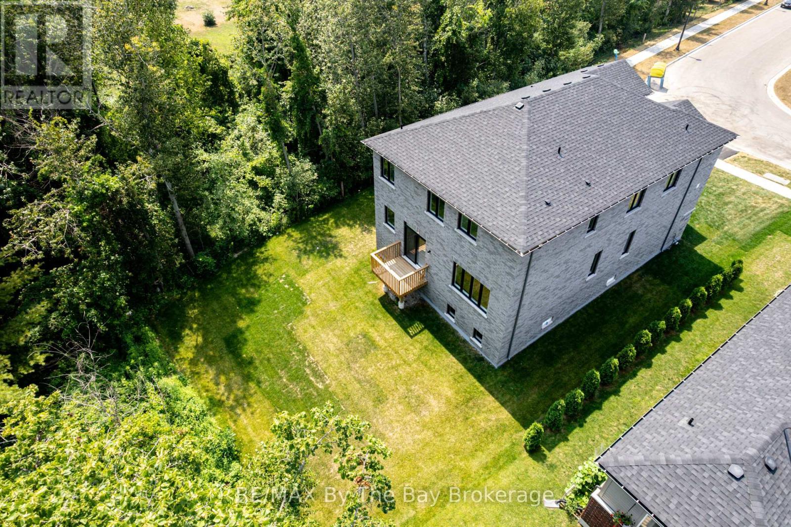 13 Emerald Street, Wasaga Beach, Ontario  L9Z 2N5 - Photo 35 - S12335119