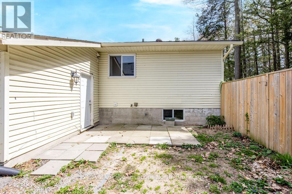 350 Zoo Park Road, Wasaga Beach, Ontario  L9Z 1S7 - Photo 32 - S12335182