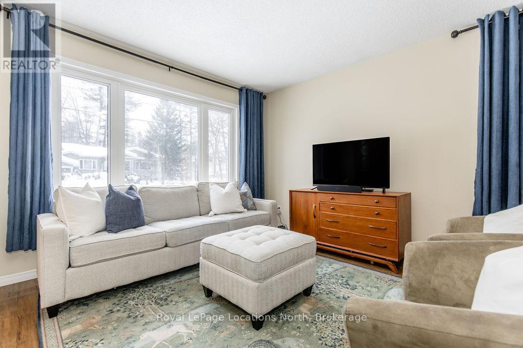 350 Zoo Park Road, Wasaga Beach, Ontario  L9Z 1S7 - Photo 5 - S12335182
