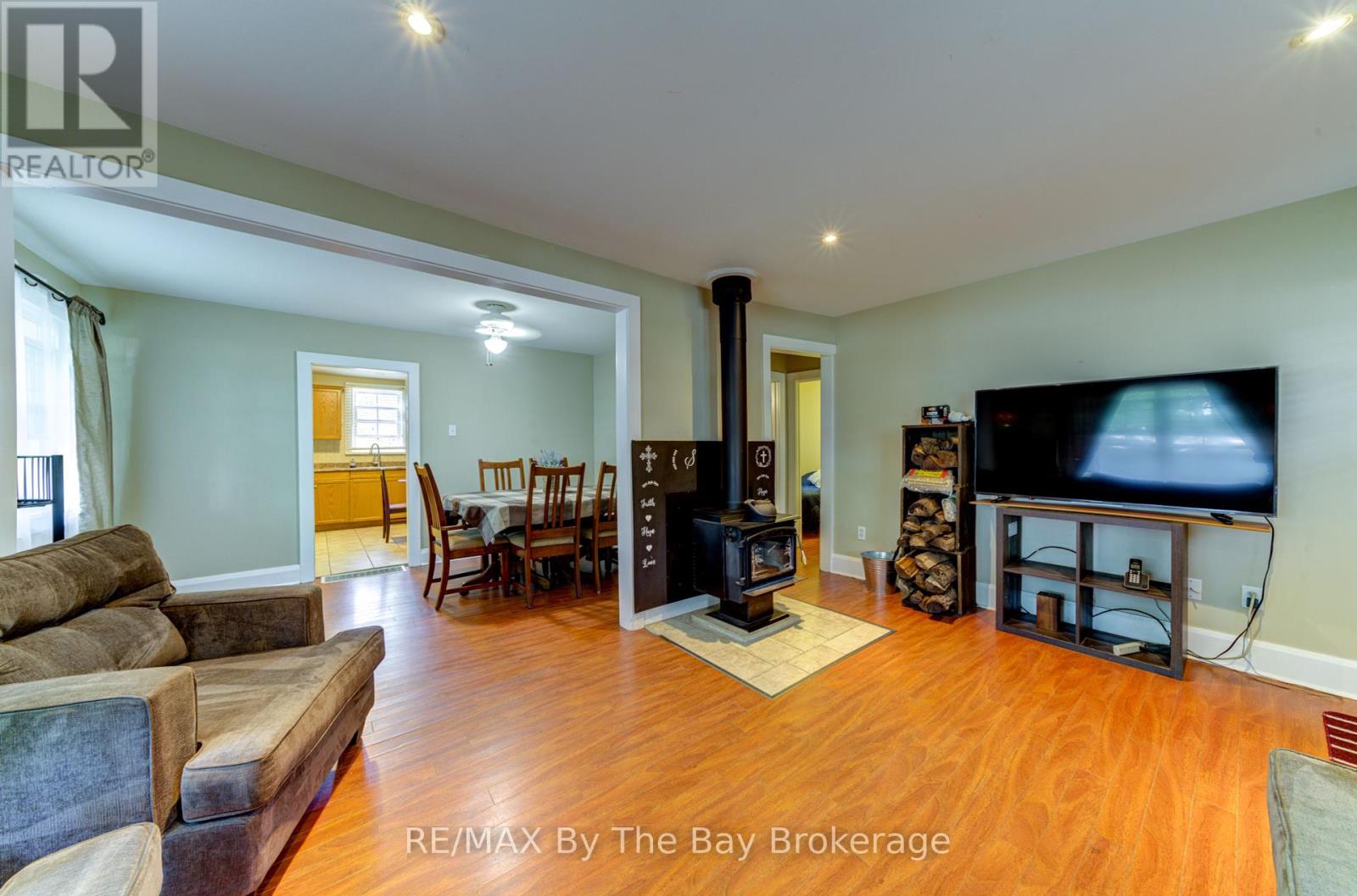 110 24th Street N, Wasaga Beach, Ontario  L9Z 2E7 - Photo 12 - S12335271