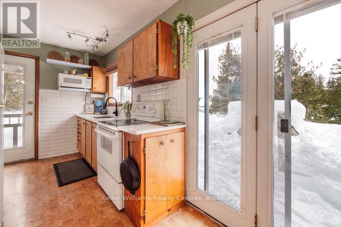 214 Ogimah Road, Native Leased Lands, Ontario  N0H 2T0 - Photo 12 - X12335352