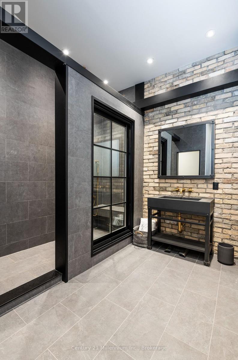 18 Bruce Street S, Blue Mountains, Ontario  N0H 2P0 - Photo 27 - X12335415