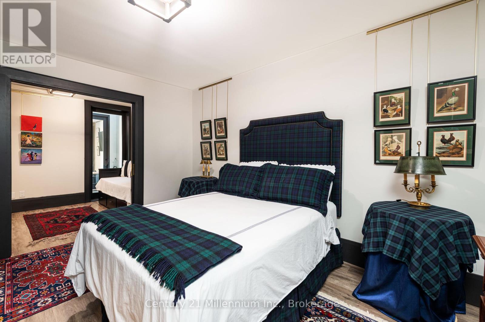 18 Bruce Street S, Blue Mountains, Ontario  N0H 2P0 - Photo 30 - X12335415