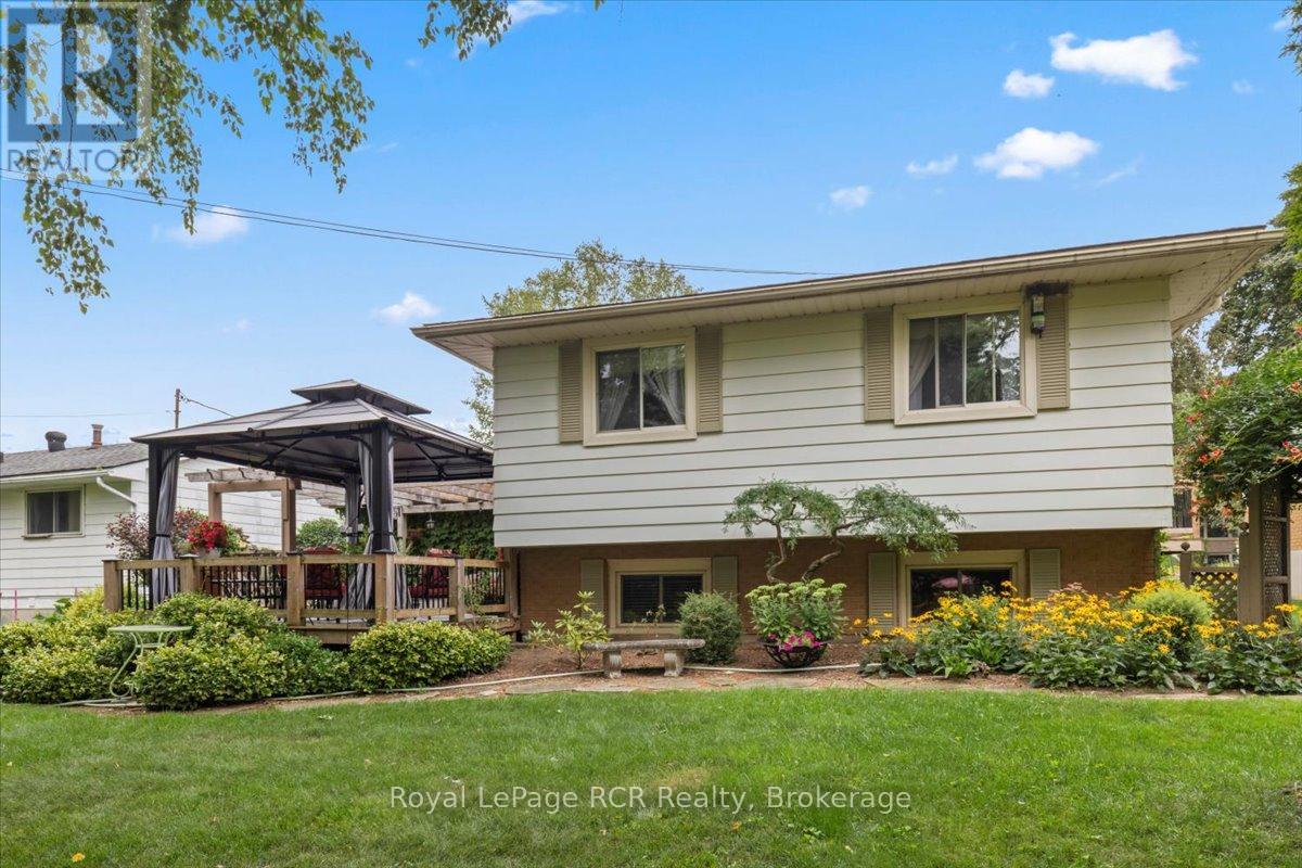 526 19th Avenue, Hanover, Ontario  N4N 3E9 - Photo 27 - X12335437