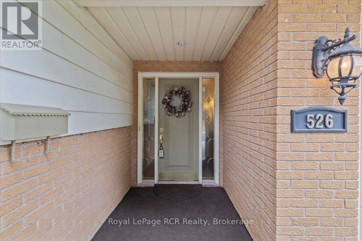 526 19th Avenue, Hanover, Ontario  N4N 3E9 - Photo 4 - X12335437