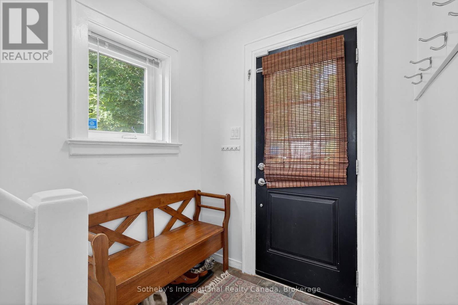 135 Fraser Street, Gravenhurst, Ontario  P1P 1C9 - Photo 4 - X12335578
