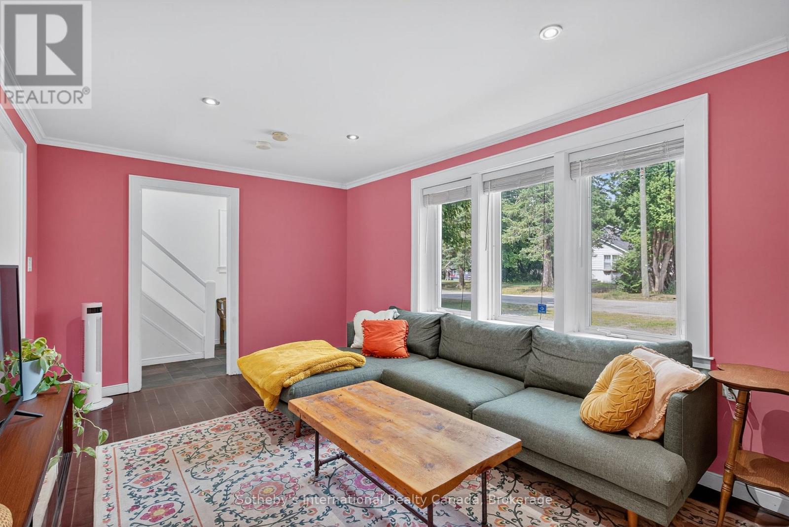 135 Fraser Street, Gravenhurst, Ontario  P1P 1C9 - Photo 6 - X12335578