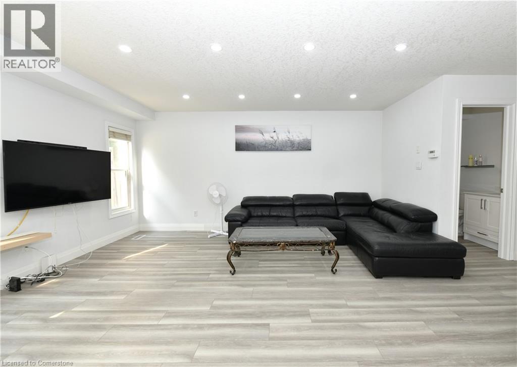 260 Bridlewreath Street, Kitchener, Ontario  N2E 4B4 - Photo 7 - 40758440
