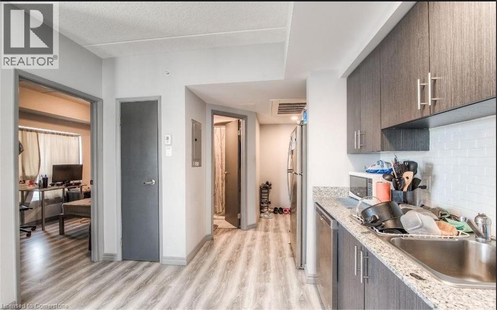 275 Larch Street, Waterloo, Ontario  N2L 3R2 - Photo 5 - 40759076