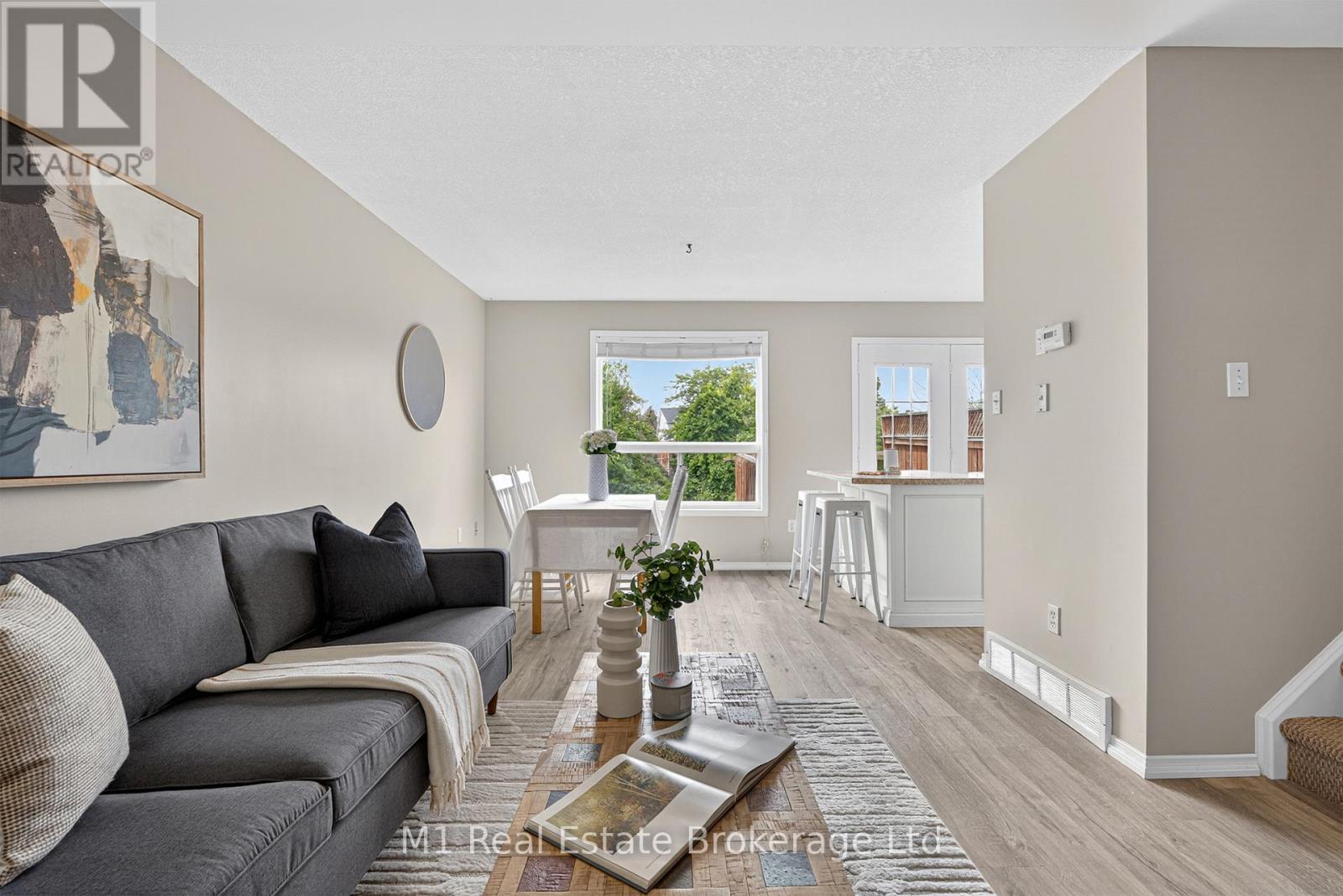 112 Chesterton Lane, Guelph, Ontario  N1E 7B8 - Photo 12 - X12336310