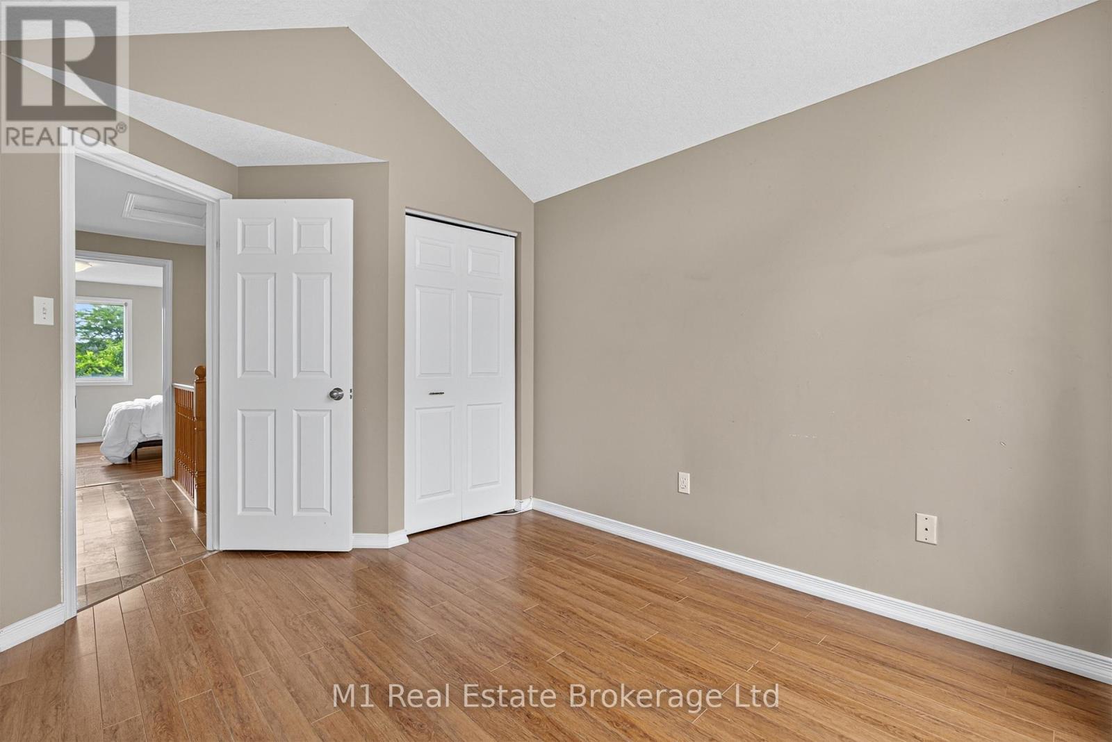 112 Chesterton Lane, Guelph, Ontario  N1E 7B8 - Photo 22 - X12336310