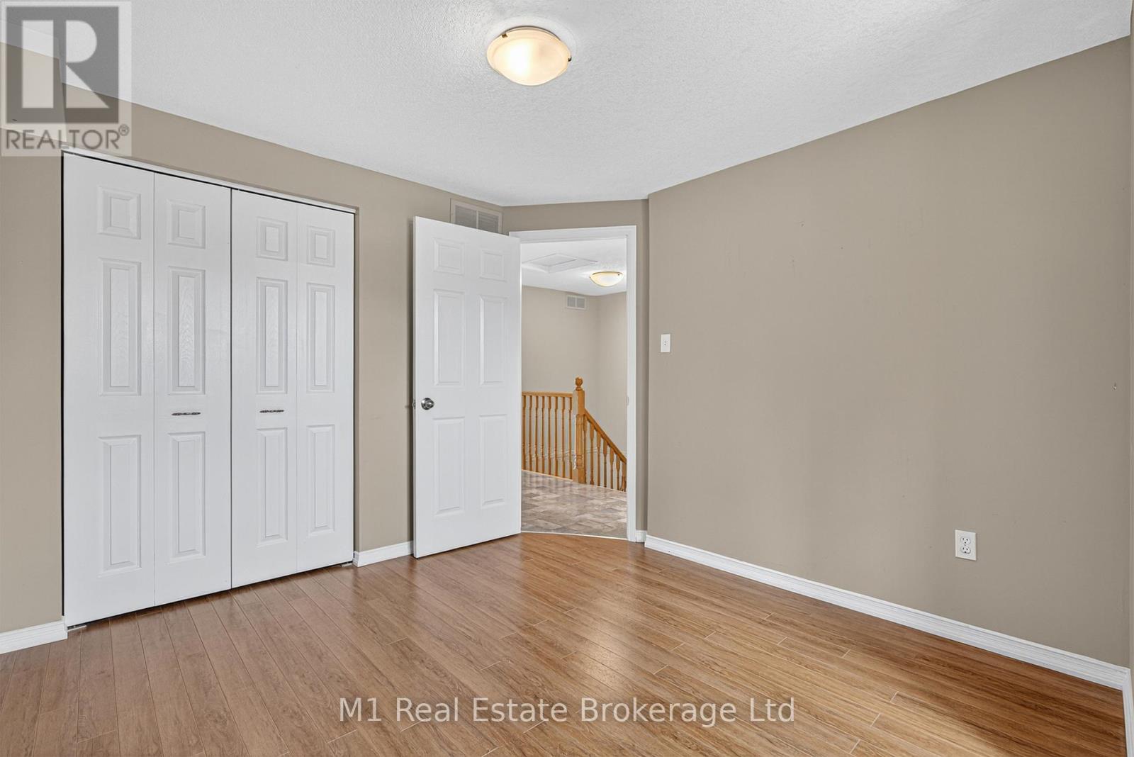 112 Chesterton Lane, Guelph, Ontario  N1E 7B8 - Photo 27 - X12336310