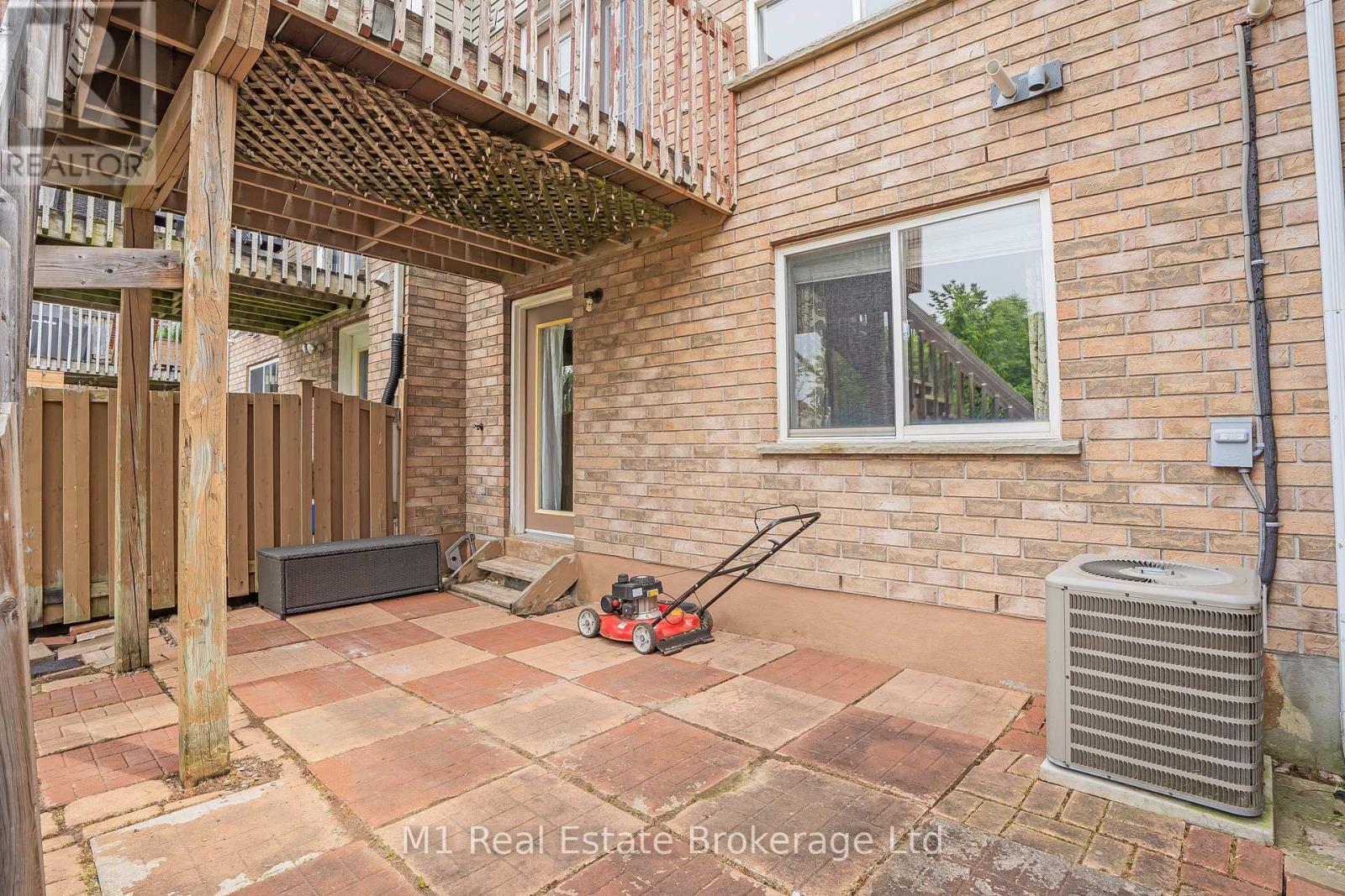 112 Chesterton Lane, Guelph, Ontario  N1E 7B8 - Photo 32 - X12336310