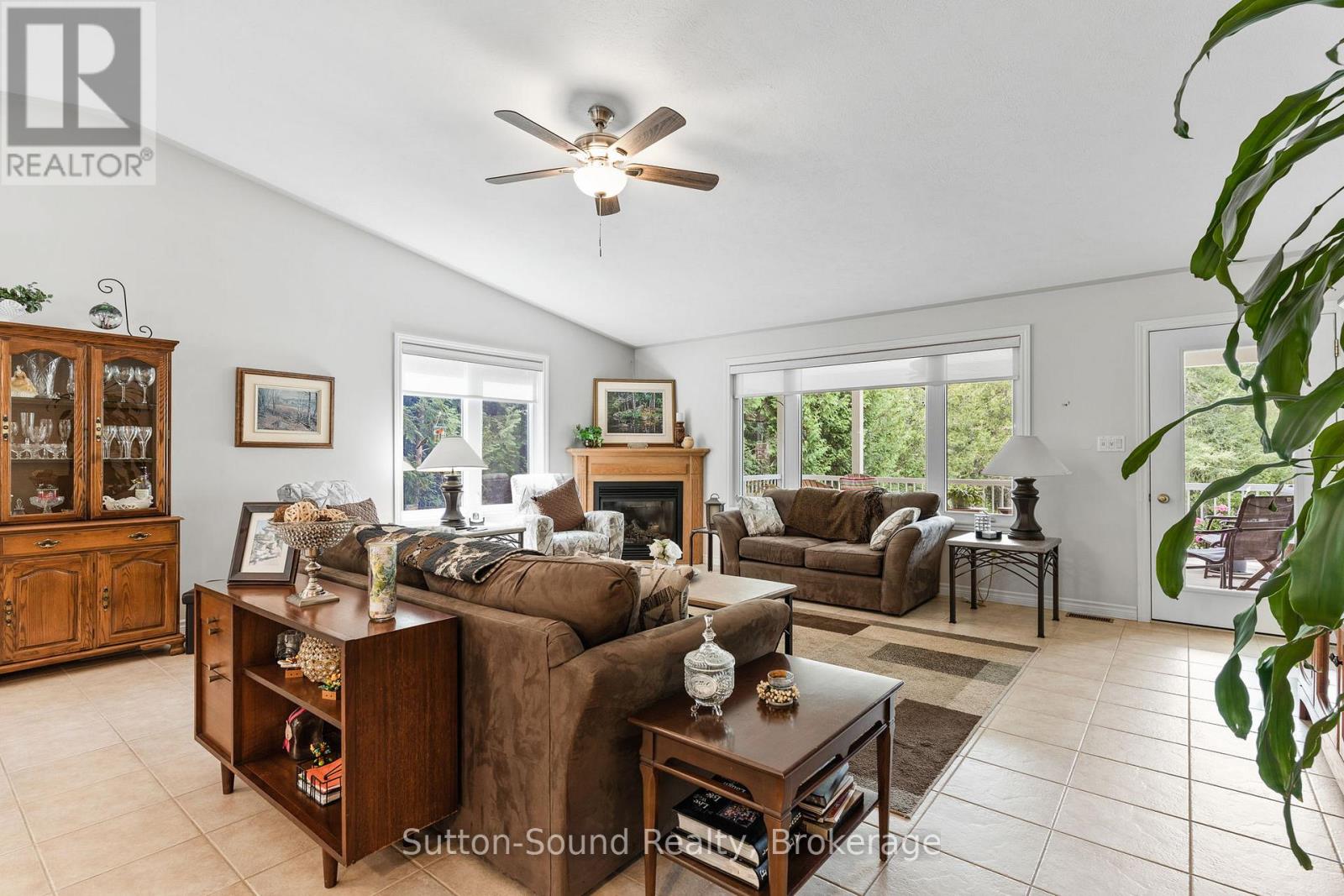 1215 Sunset Drive, South Bruce Peninsula, Ontario  N0H 2T0 - Photo 11 - X12336368