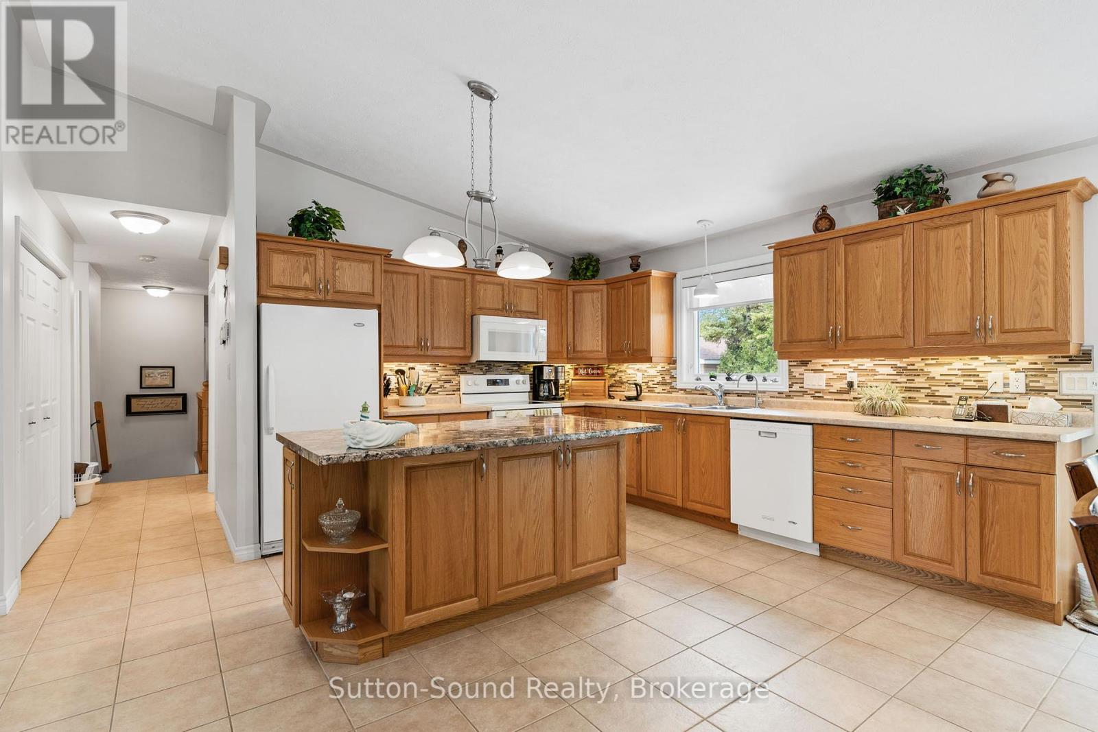 1215 Sunset Drive, South Bruce Peninsula, Ontario  N0H 2T0 - Photo 14 - X12336368