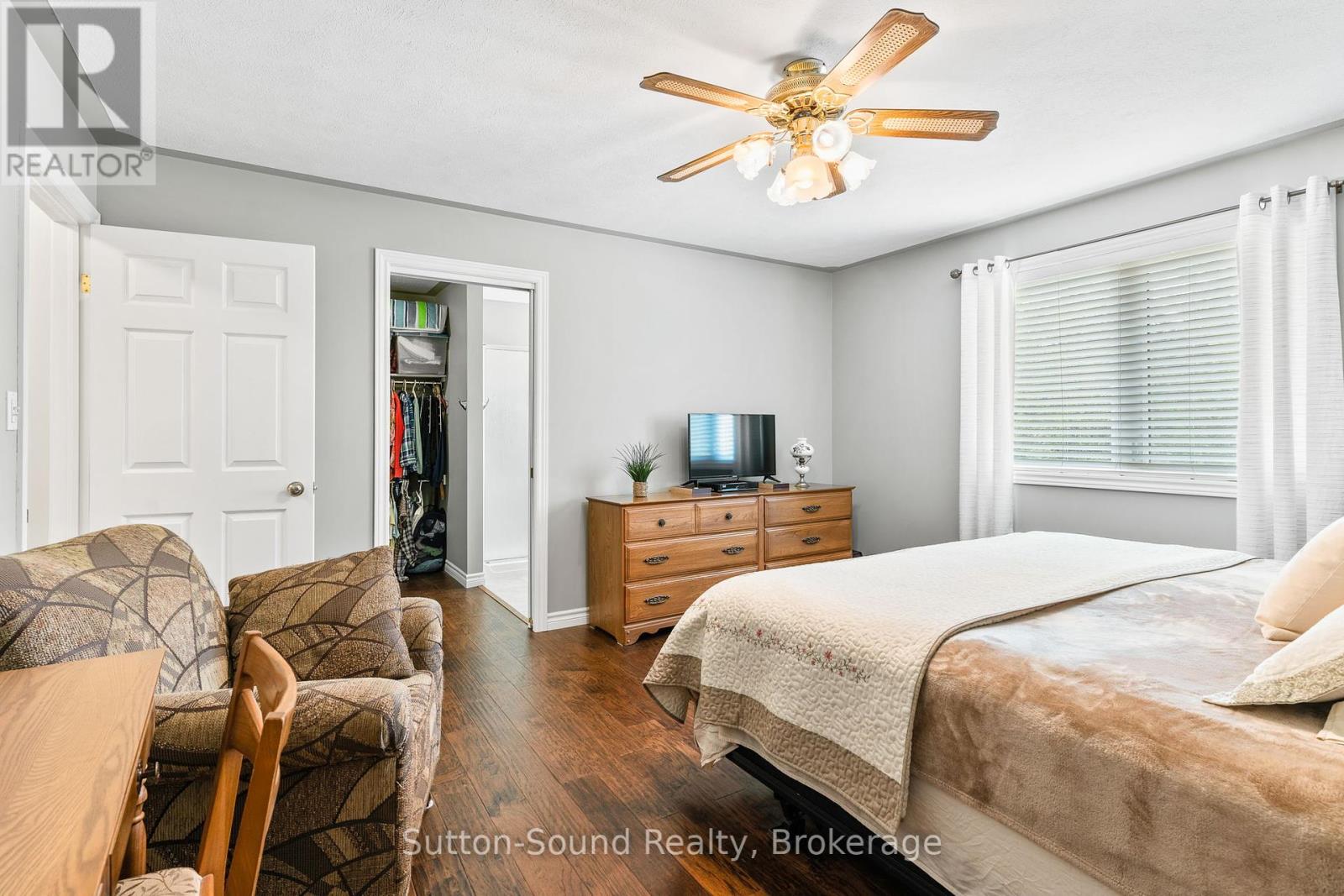 1215 Sunset Drive, South Bruce Peninsula, Ontario  N0H 2T0 - Photo 26 - X12336368