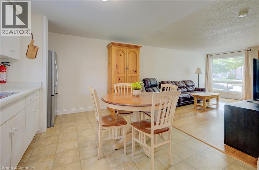 4 Troy Crescent, Guelph, Ontario  N1E 6W7 - Photo 11 - 40759053