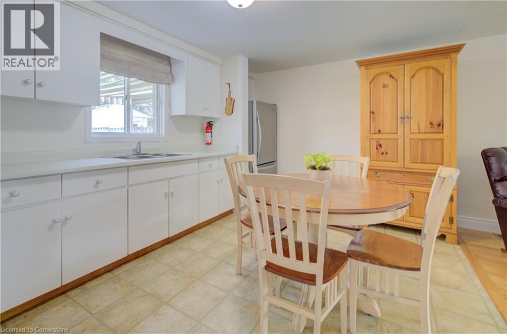 4 Troy Crescent, Guelph, Ontario  N1E 6W7 - Photo 9 - 40759053