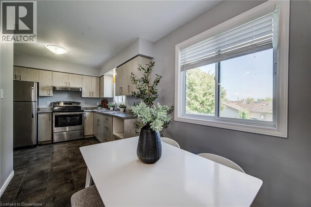 635 Grange Crescent, Waterloo, Ontario  N2T 2L9 - Photo 10 - 40759043