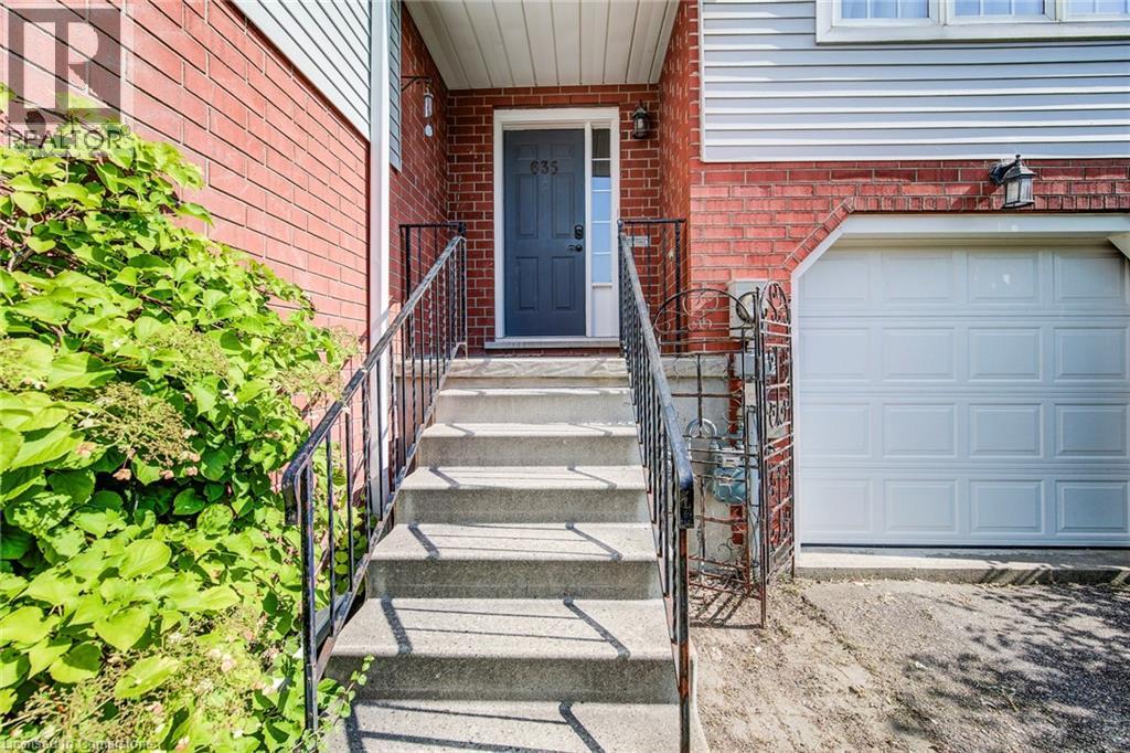 635 Grange Crescent, Waterloo, Ontario  N2T 2L9 - Photo 2 - 40759043