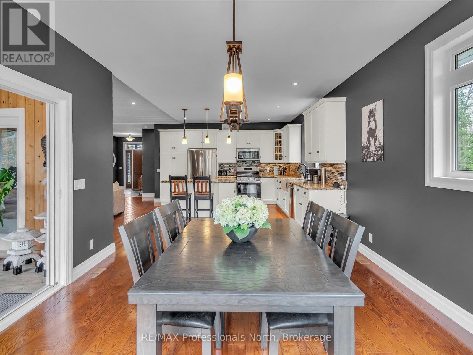 93 Mainhood's Road, Huntsville, Ontario  P0B 1M0 - Photo 11 - X12336605