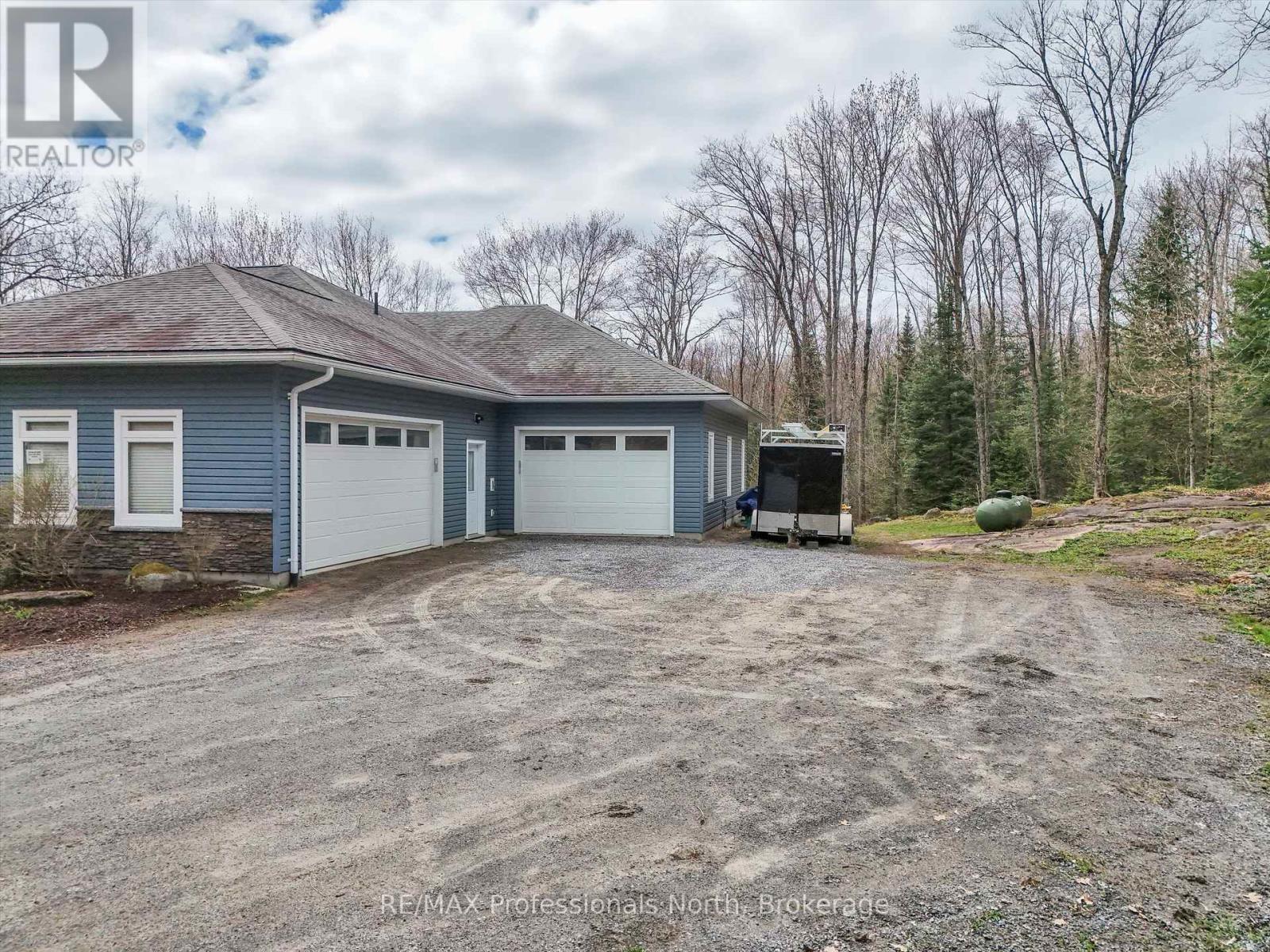 93 Mainhood's Road, Huntsville, Ontario  P0B 1M0 - Photo 40 - X12336605