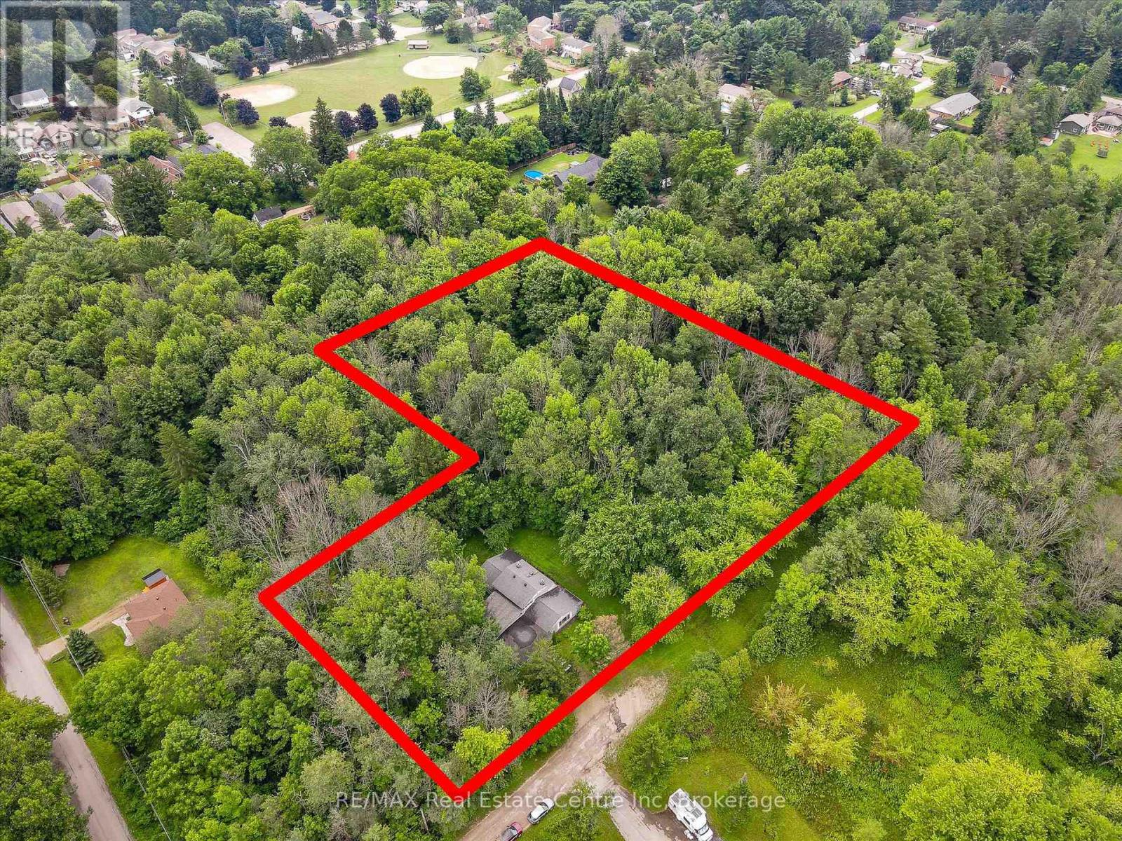 137 Finden Street, Georgian Bluffs, Ontario  N4K 6V5 - Photo 3 - X12336642