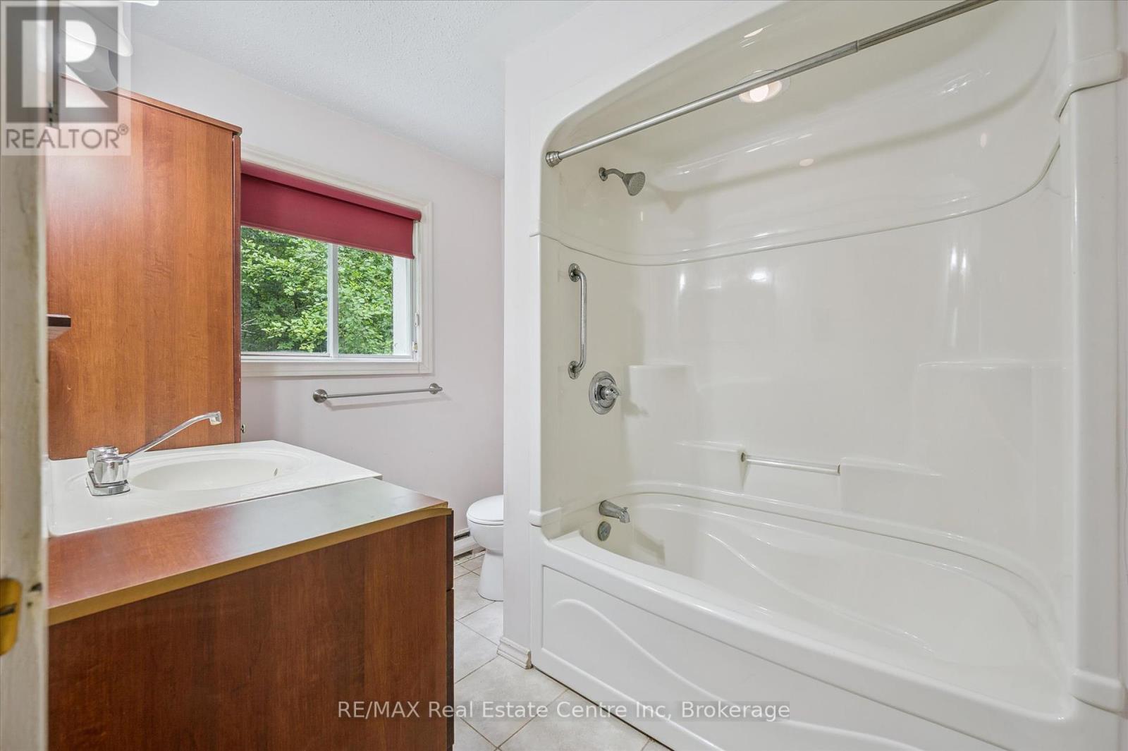 137 Finden Street, Georgian Bluffs, Ontario  N4K 6V5 - Photo 30 - X12336642