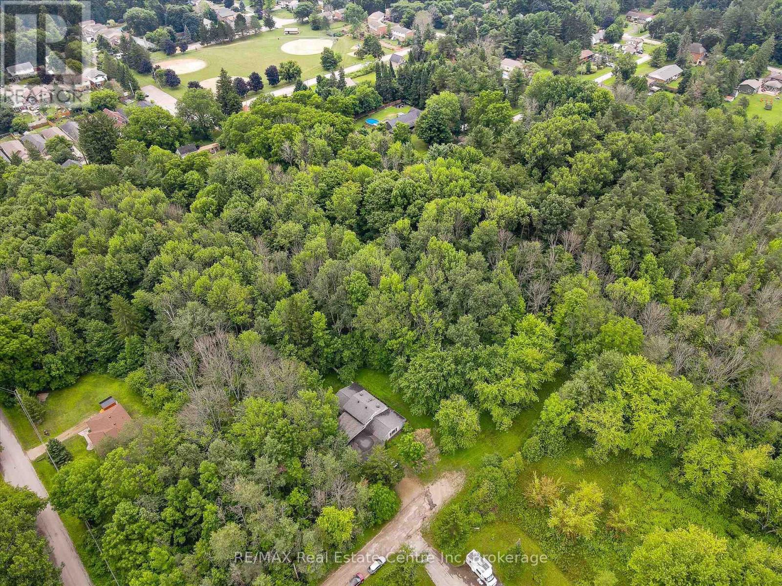 137 Finden Street, Georgian Bluffs, Ontario  N4K 6V5 - Photo 4 - X12336642