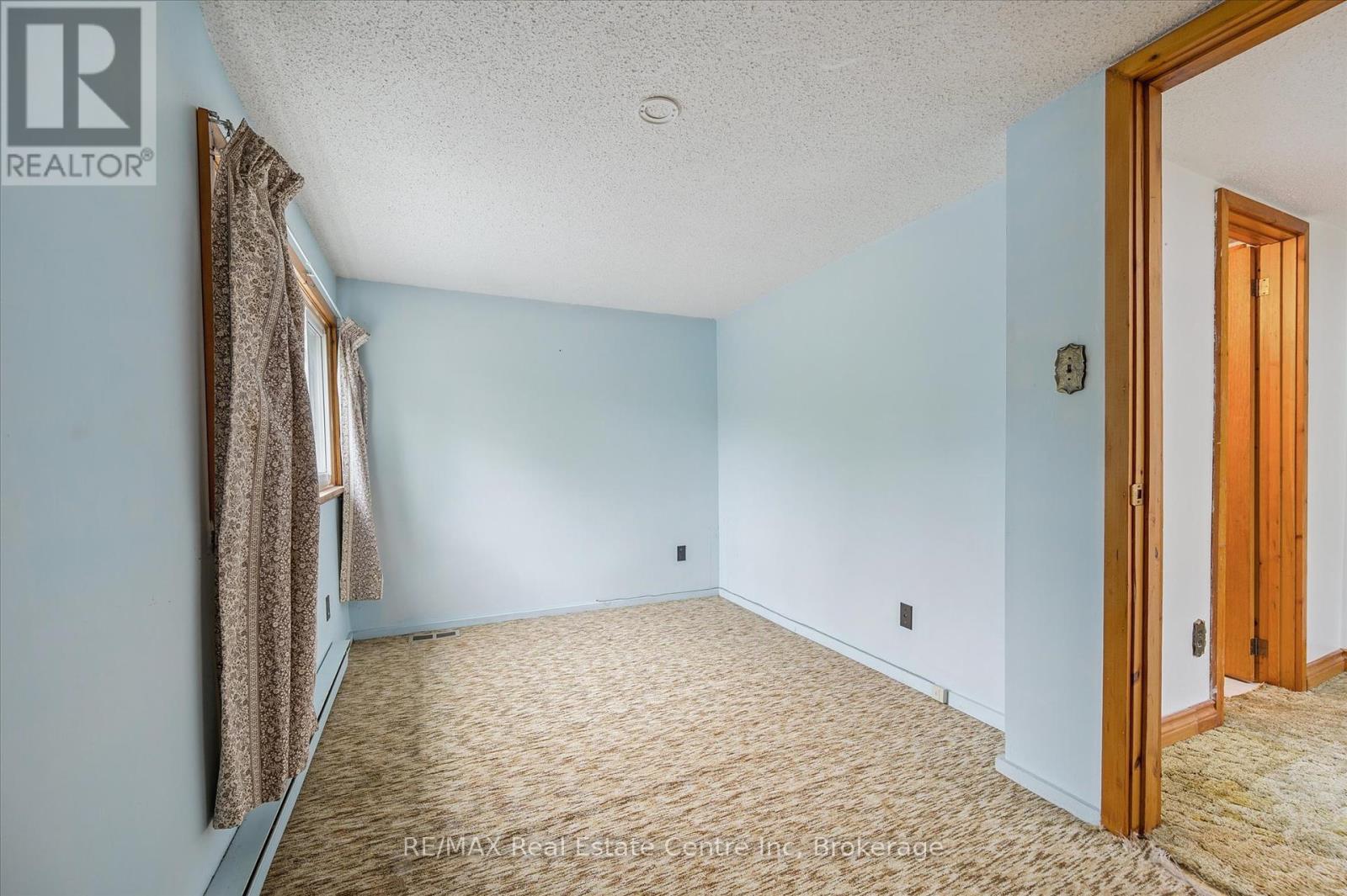 137 Finden Street, Georgian Bluffs, Ontario  N4K 6V5 - Photo 42 - X12336642