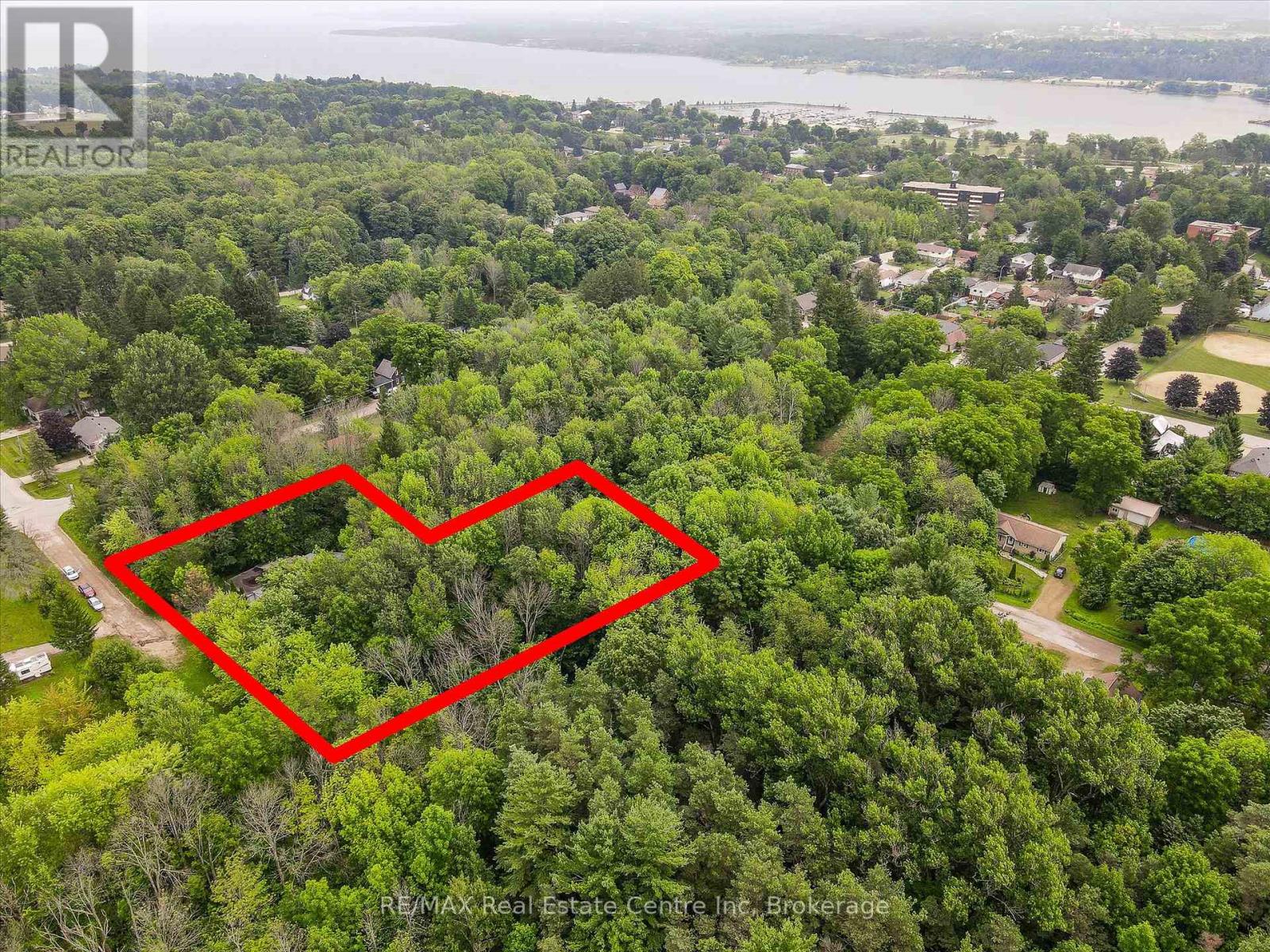 137 Finden Street, Georgian Bluffs, Ontario  N4K 6V5 - Photo 7 - X12336642