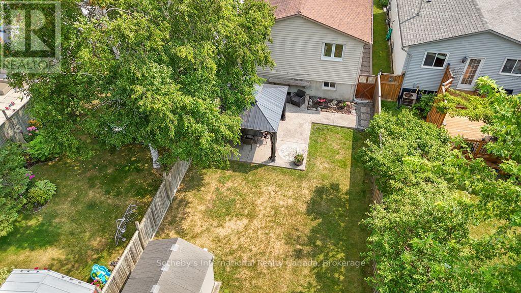 6 Longview Drive, Bradford West Gwillimbury, Ontario  L3Z 2H1 - Photo 17 - N12336853