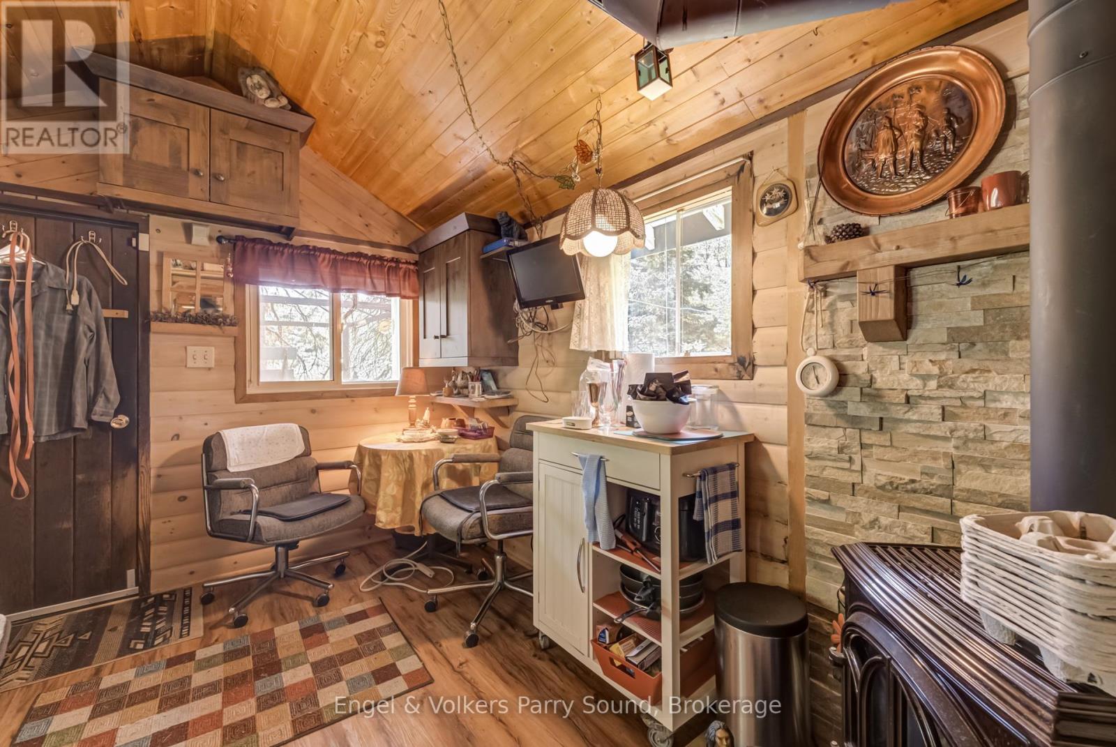 382 Oastler Park Road, Seguin, Ontario  P2A 2W8 - Photo 9 - X12337885
