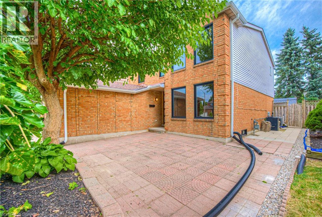 243 Highview Drive, Kitchener, Ontario  N2N 2K6 - Photo 4 - 40759202