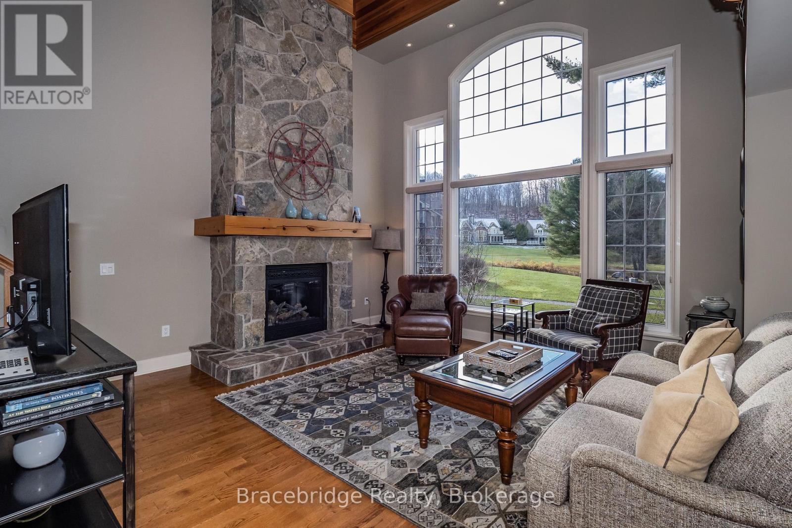 Carling 2 W5 - 3876 Muskoka Road 118 Road W, Muskoka Lakes, Ontario  P0B 1J0 - Photo 4 - X12337938