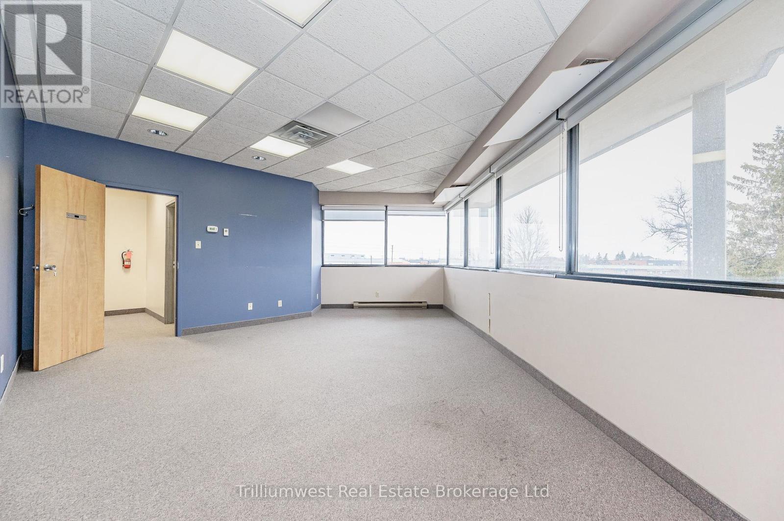 201 - 450 Speedvale Ave W Avenue, Guelph, Ontario  N1H 7Y6 - Photo 11 - X12338404