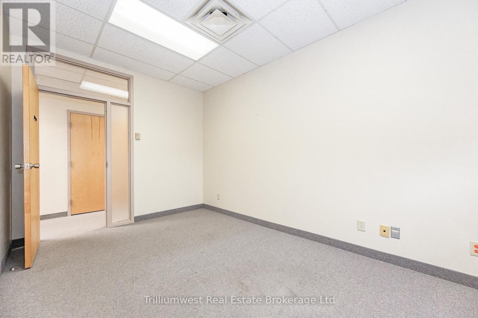 201 - 450 Speedvale Ave W Avenue, Guelph, Ontario  N1H 7Y6 - Photo 14 - X12338404