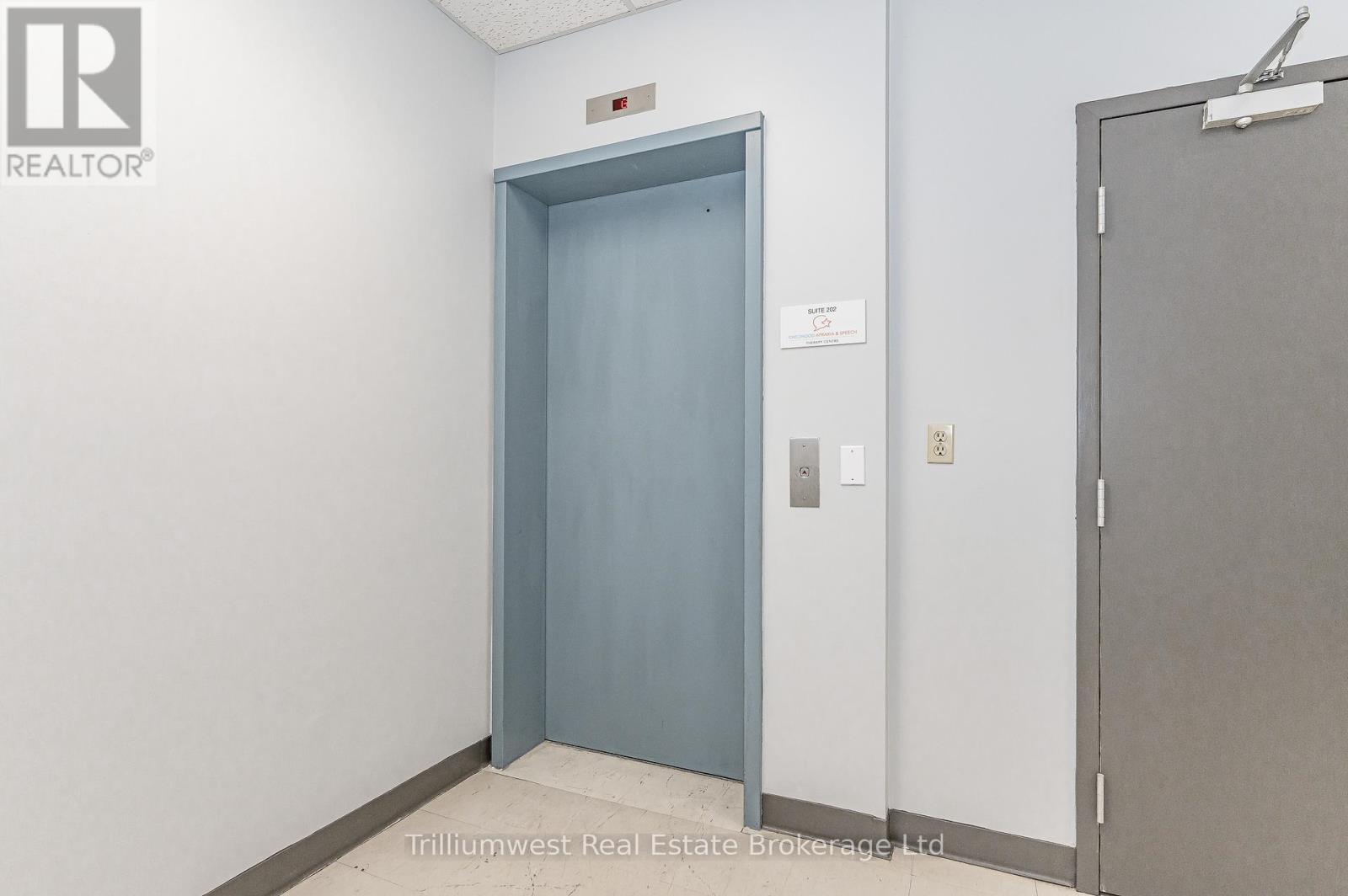 201 - 450 Speedvale Ave W Avenue, Guelph, Ontario  N1H 7Y6 - Photo 4 - X12338404